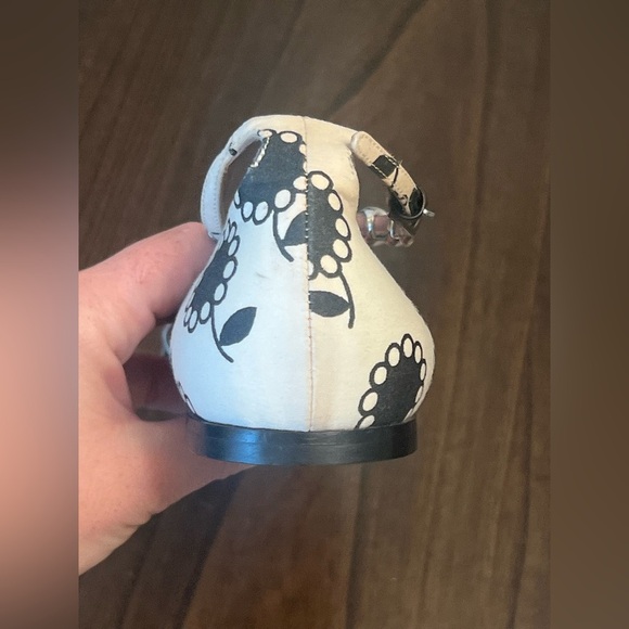 ALAIA PARIS WOMEN'S 38.5 BLACK & WHITE BALLERINA BALLET FLATS - Picture 10 of 16